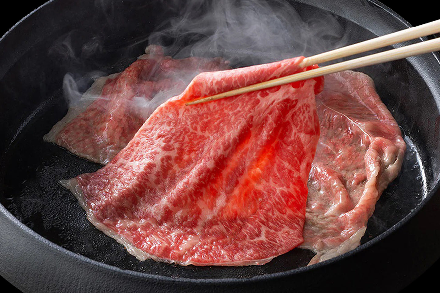 大和榛原牛A5霜降りモモ肉 すき焼き用 シート巻き 化粧箱入